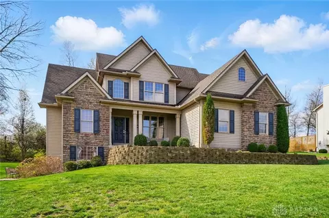 Exterior - 1305 Greenoak Ct, Springfield, OH 45503 photo 2 of 15