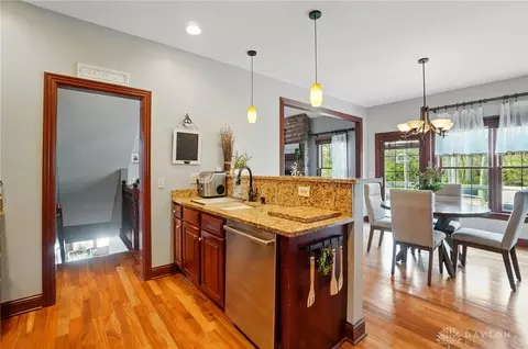 Kitchen - 1305 Greenoak Ct, Springfield, OH 45503 photo 3 of 6