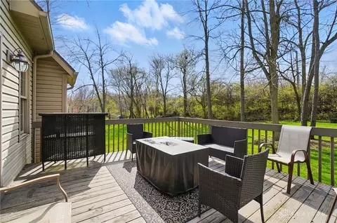 Exterior - 1305 Greenoak Ct, Springfield, OH 45503 photo 12 of 15