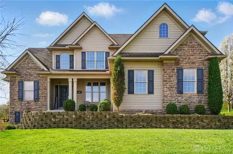 Exterior - 1305 Greenoak Ct, Springfield, OH 45503 photo 1 of 15