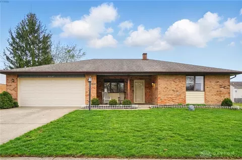 2219 Minnesota Dr, Xenia, OH 45385