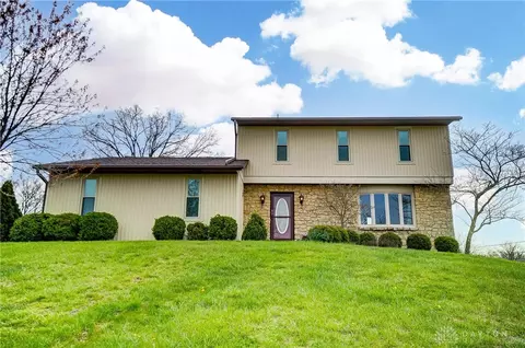 130 Farmington Dr, Hamilton, OH 45013