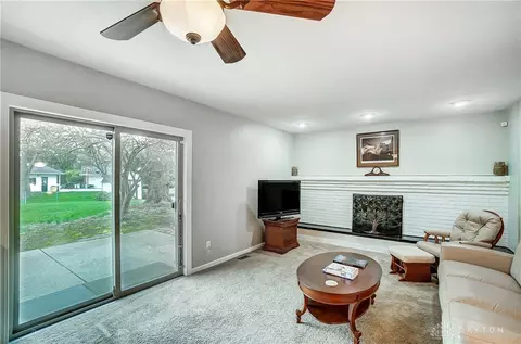Living - 984 E Rahn Rd, Dayton, OH 45429 photo 2 of 3