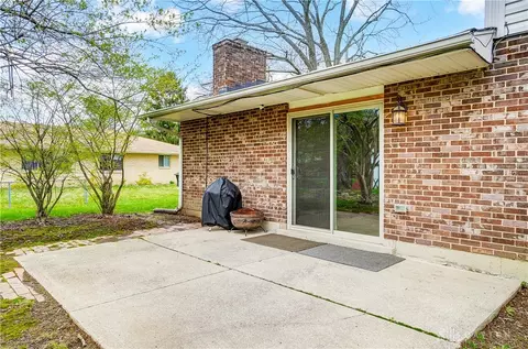 Exterior - 984 E Rahn Rd, Dayton, OH 45429 photo 6 of 8