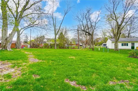 Exterior - 984 E Rahn Rd, Dayton, OH 45429 photo 5 of 8