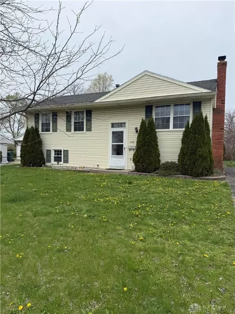 1206 Burket Dr, New Carlisle, OH 45344