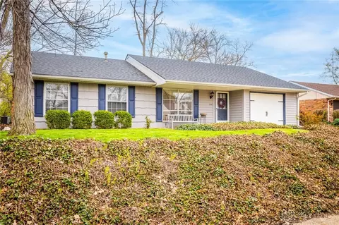 150 Timberwood Ln, Springboro, OH 45066