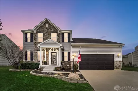 8112 Bushclover Dr, Tipp City, OH 45371