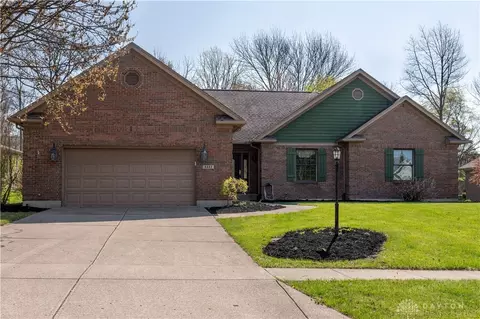 8802 Carly Ct, Springboro, OH 45066