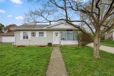 423 Ackerman Pl, Xenia, OH 45385