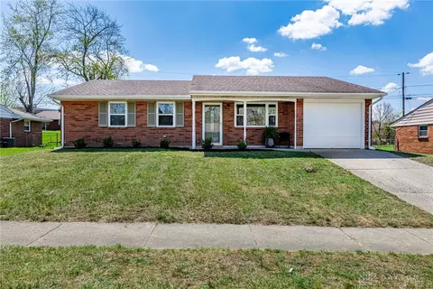 2872 Silvercliff Dr, Dayton, OH 45449