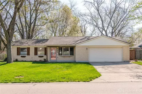 205 Waterford Dr, Dayton, OH 45458
