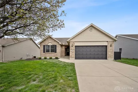 608 Meadowview Ct, Carlisle, OH 45005