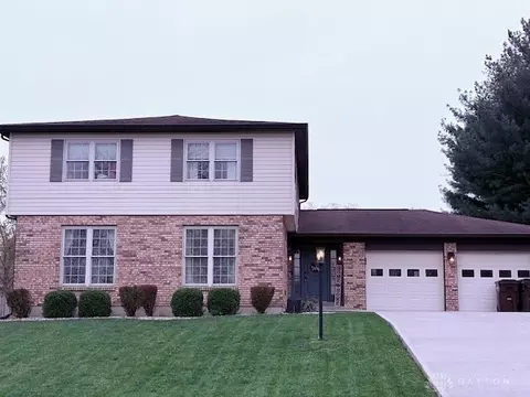 6423 Hopi Dr, West Chester, OH 45069