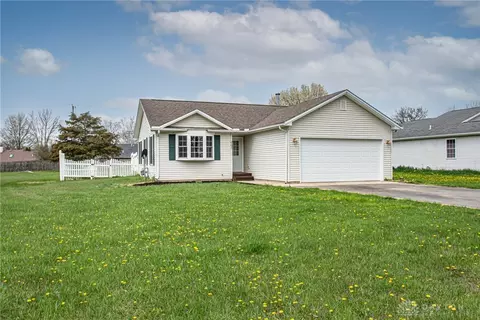 667 Skodborg Dr, Eaton, OH 45320
