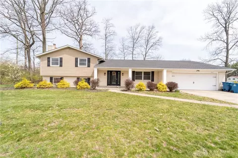 7000 Centerlawn Dr, Dayton, OH 45424
