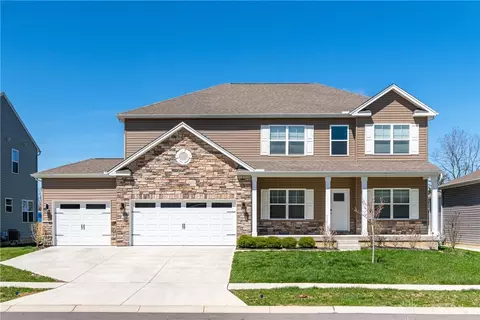 5173 Windbrooke Dr, Tipp City, OH 45371