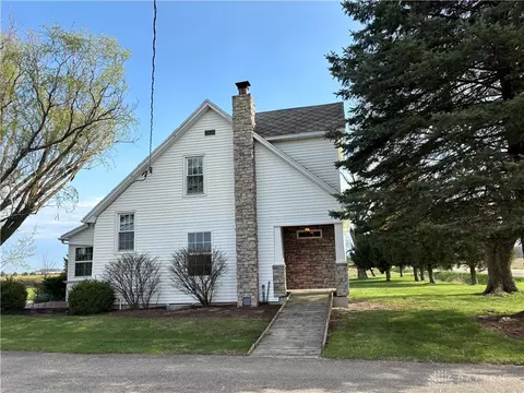 10314 Arlington Rd, Brookville, OH 45309