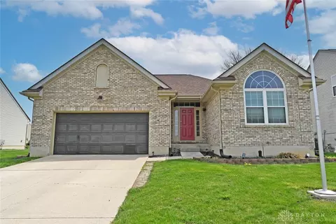 1771 Paradise Trl, Troy, OH 45373