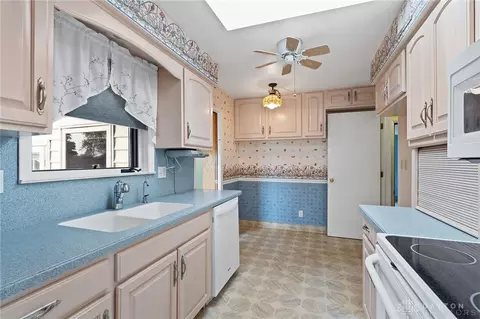 Kitchen - 3750 Maryknoll Dr, Kettering, OH 45429 photo 1 of 5