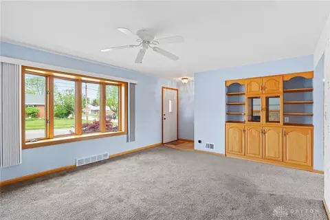 Living - 3750 Maryknoll Dr, Kettering, OH 45429 photo 3 of 5