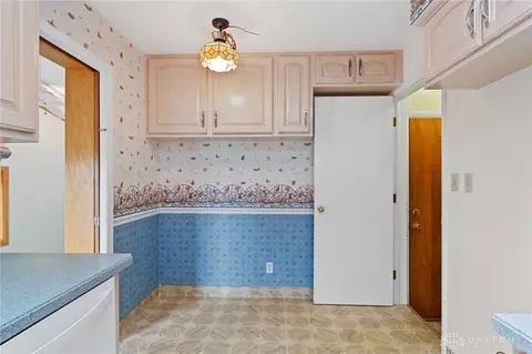 Kitchen - 3750 Maryknoll Dr, Kettering, OH 45429 photo 4 of 5