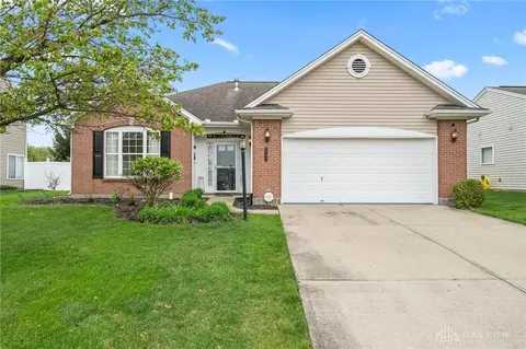 2768 Twin Lakes Dr, Troy, OH 45373