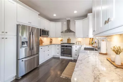 Kitchen - 1356 Tecumseh Dr, Maineville, OH 45039 photo 3 of 5