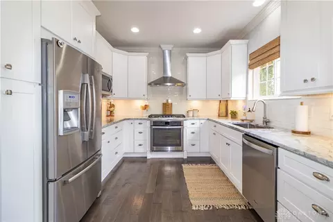 Kitchen - 1356 Tecumseh Dr, Maineville, OH 45039 photo 2 of 5