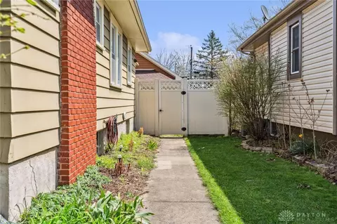 2850 Hazel Ave, Dayton, OH 45420 photo 3