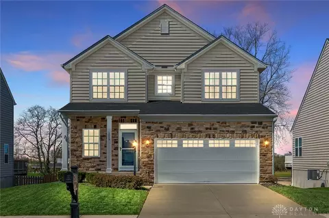 159 Regatta Park Dr, Fairborn, OH 45324