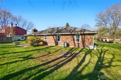 Exterior - 80 Clearview Dr, Springboro, OH 45066 photo 4 of 6