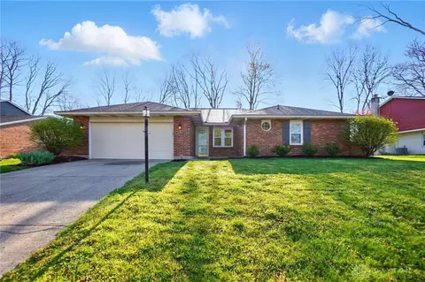 80 Clearview Dr, Springboro, OH 45066