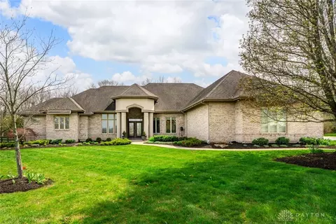 8306 Palm Trace Ct, Waynesville, OH 45068