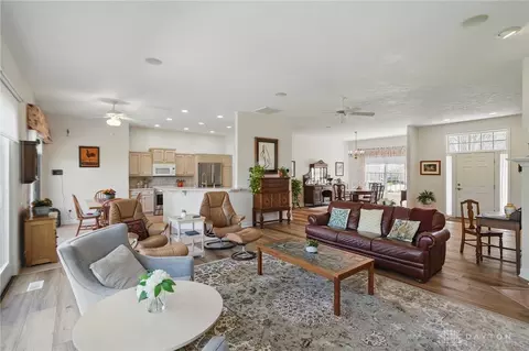 1243 Forest Walk Dr, Centerville, OH 45459 photo 9