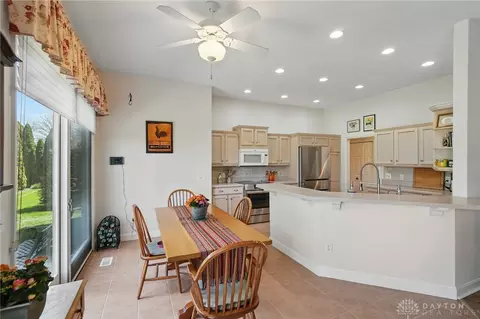 1243 Forest Walk Dr, Centerville, OH 45459 photo 12