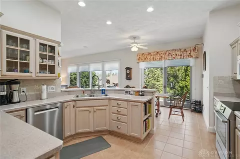 1243 Forest Walk Dr, Centerville, OH 45459 photo 14