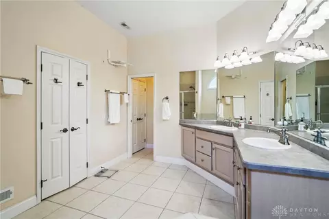 1243 Forest Walk Dr, Centerville, OH 45459 photo 26