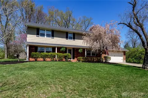 5488 Woodbridge Ln, Dayton, OH 45429