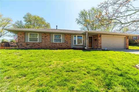 758 Cransberry Dr, Dayton, OH 45449