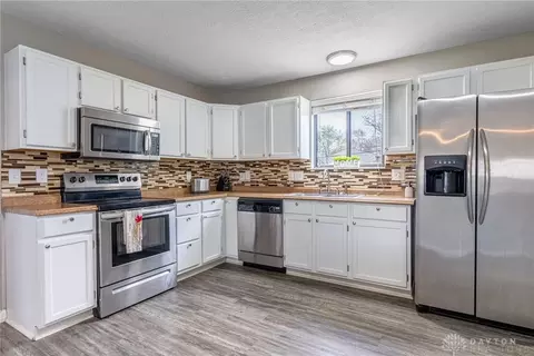 Kitchen - 11488 Newgate Ln, Forest Park, OH 45240 photo 2 of 2