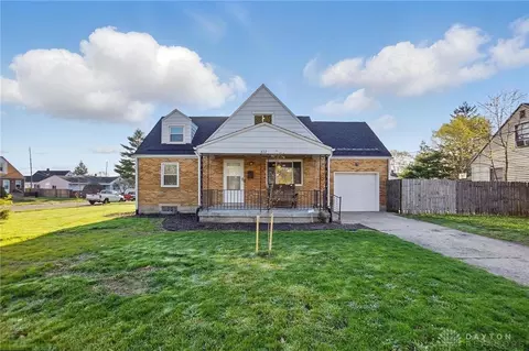 822 Swigart Dr, Fairborn, OH 45324