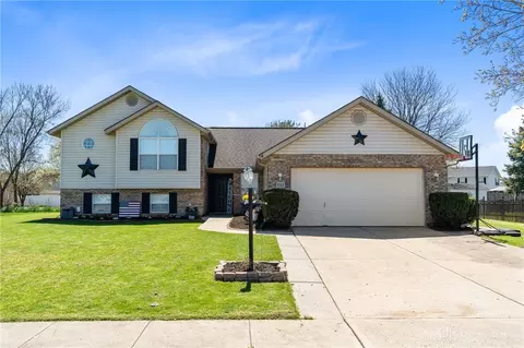 111 Union Ridge Dr, Englewood, OH 45322