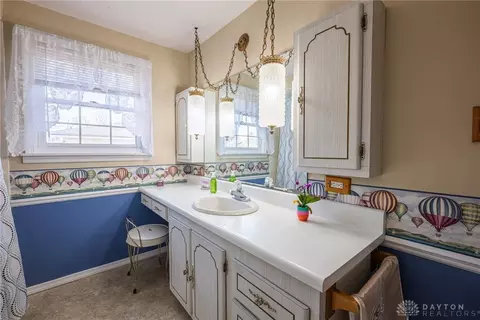Bath - 417 Chatham Dr, Kettering, OH 45429 photo 4 of 4