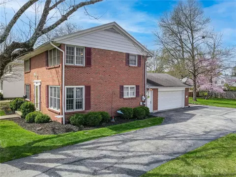 Exterior - 417 Chatham Dr, Kettering, OH 45429 photo 14 of 14