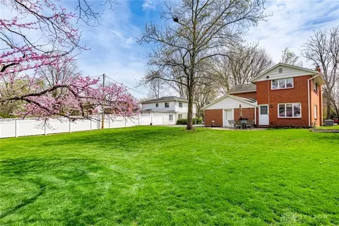 Exterior - 417 Chatham Dr, Kettering, OH 45429 photo 6 of 14
