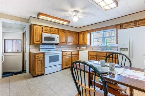 Kitchen - 417 Chatham Dr, Kettering, OH 45429 photo 1 of 2