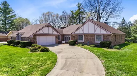 63 Beacon Hill Dr, Dayton, OH 45440