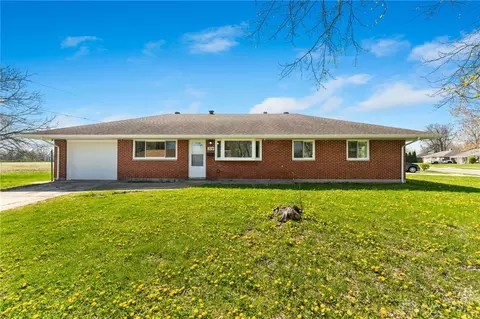 304 Bluffside Dr, Dayton, OH 45426