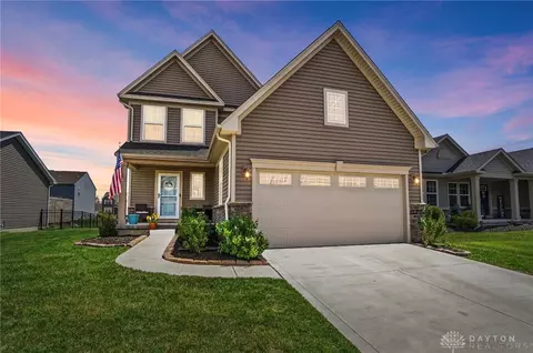 9328 Lakeside St, Tipp City, OH 45371